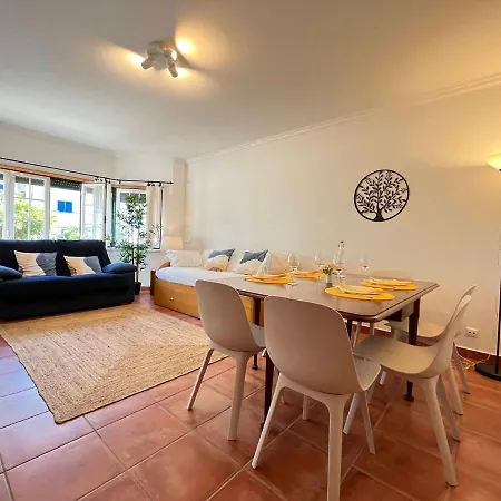 Yellow House Hotell Ericeira