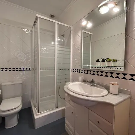 Hotell Yellow House 4*