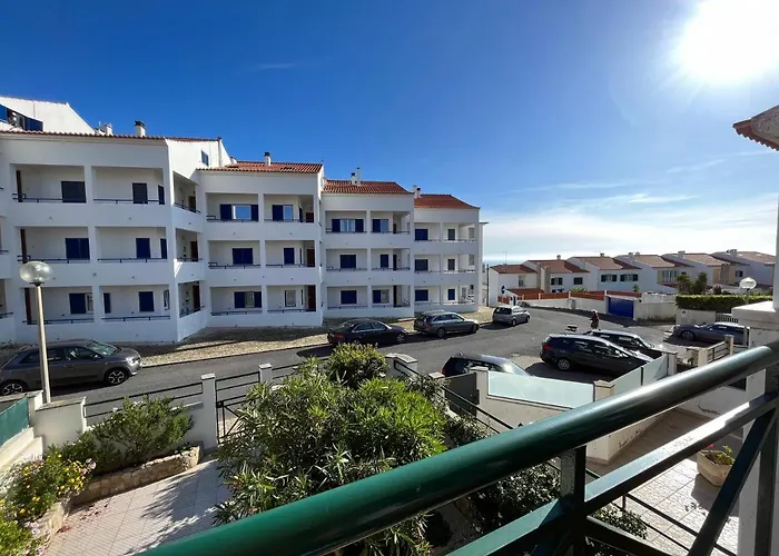 Yellow House Hotel Ericeira